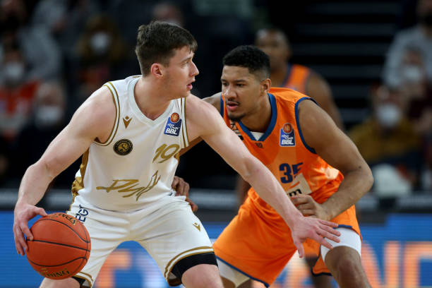 米尔纳的作 米尔纳的作